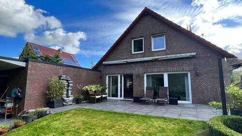 Ansicht Terrasse - 7 Zimmer Einfamilienhaus zum Kaufen in Wilhelmshaven