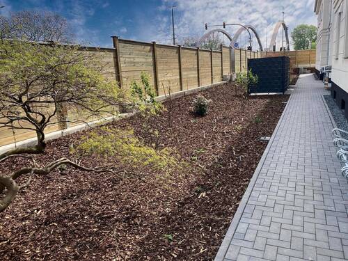 bepflanzter Vorgarten - 