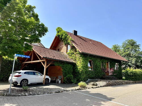 Haus & Carport - Freistehendes Schwörer-Holzhaus 
