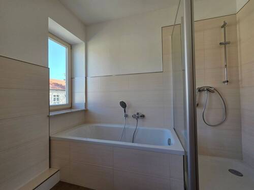 Badezimmer - 2 Zimmer Etagenwohnung zur Miete in Senftenberg