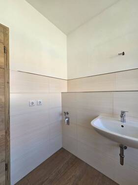 Waschmaschinenanschluss im Badezimmer - Etagenwohnung mit 57,00 m&sup2; in Senftenberg zur Miete