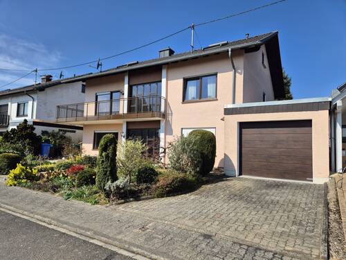 Ansicht - Großzügiges Haus mit Einliegerwohnung in ruhiger Lage