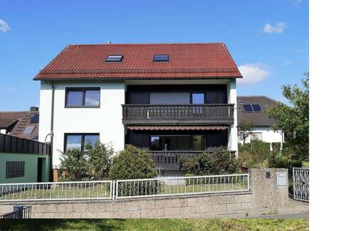 Bild 1 - 2-Familienhaus + DG-Wohnung mit großem Garten in ruhiger Lage!