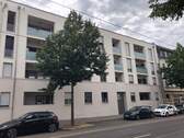 Gebäudeansicht - Moderne 2-Raumwohnung mit Einbauküche und Balkon