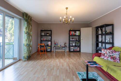 Wohnzimmer - 2 Zimmer Etagenwohnung in München