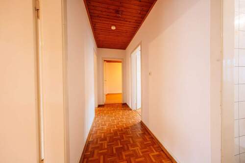 Wohnungsflur - 3 Zimmer Etagenwohnung zum Kaufen in Remscheid