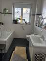 Badezimmer mit Wanne - 