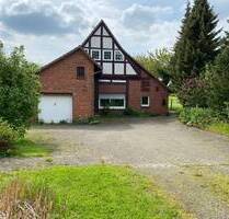Solides freistehendes Einfamilienhaus-Fachwerkhaus - Hessisch Oldendorf / Rohden