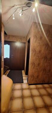 Eingang-Garderobe - 