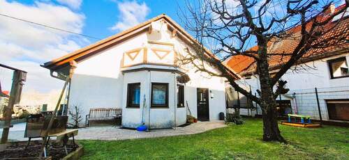 Haus Garten Ansicht - 4 Zimmer Einfamilienhaus in Illingen / Hirzweiler