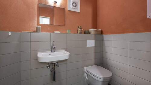 WC - 