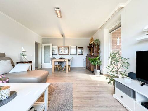 Wohn- und Esszimmer - Etagenwohnung mit 78,00 m² in Wedel zum Kaufen