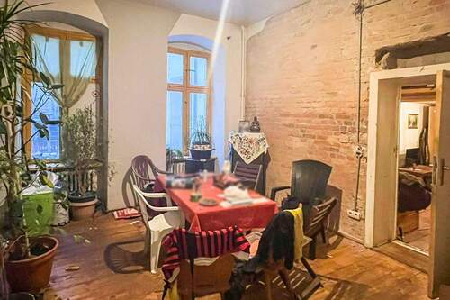 Esszimmer und Wohnzimmer - 2 Zimmer Einfamilienhaus zum Kaufen in Berlin