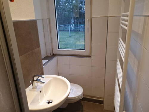 Bad Detail - Etagenwohnung mit 61,50 m&sup2; in Lengenfeld zur Miete