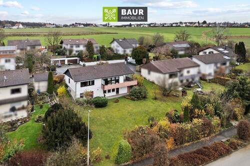 Luftaufnahme - 7 Zimmer Einfamilienhaus zum Kaufen in Baindt