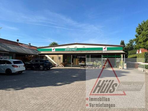Ansicht - Verbrauchermarkt mit Freigelände und ausreichend Parkplätze in guter Sichtbarkeit