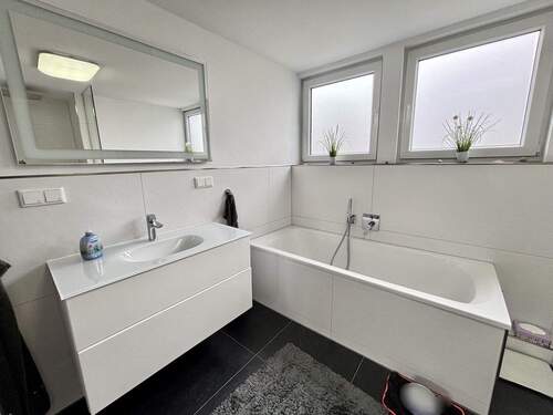 Hauptbad im Dachgeschoss - 