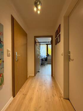 Flur ins Schlafzimmer/Kinderzimmer - 