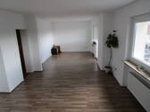 großes Wohnzimmer ca. 35 m² - 3 Zimmer Etagenwohnung zur Miete in Gießen