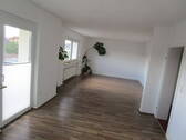 Wohnzimmer mit Süd-Balkon - Etagenwohnung mit 91,00 m&sup2; in Gießen zur Miete