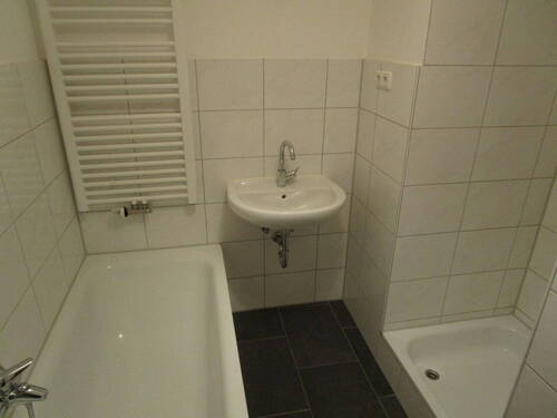 Badewanne, Dusche - 