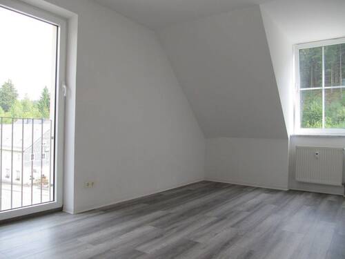 Wohnraum DG - 6 Zimmer Mehrfamilienhaus, Wohnhaus in Muldenhammer
