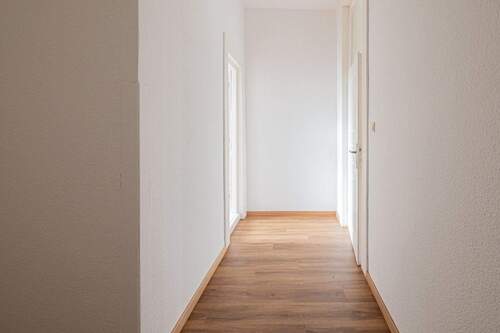 Flur Bild 1 - 1 Zimmer Etagenwohnung zur Miete in Pirna