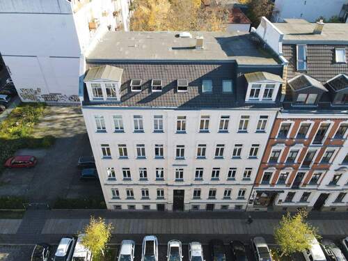 Hausansicht - 3 Zimmer Etagenwohnung zum Kaufen in Leipzig