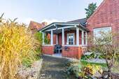 Hauszugang mit Überdachung - 4 Zimmer Einfamilienhaus zum Kaufen in Neetze