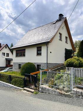 Straßenansicht - 5 Zimmer Einfamilienhaus zum Kaufen in Klingenthal