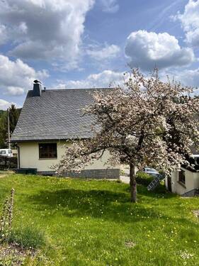Garten mit Haus - Einfamilienhaus mit 97,00 m&sup2; in Klingenthal zum Kaufen