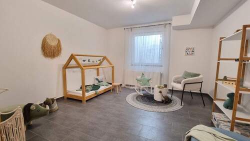 Kinderzimmer UG - Bungalow mit 207,00 m&sup2; in Mühlacker zum Kaufen