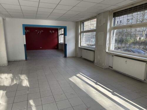 rechts - Gewerbeobjekt (Büro, Produktion, Verkauf) in Essen zur Miete