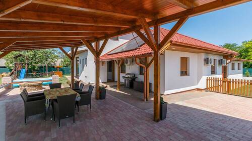 Sitzplatz überdacht - 