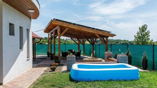 Sitzplatz überdacht - 