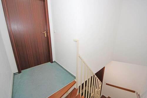 Treppe mit Zugang zum DG - 