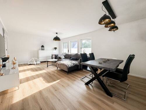 Wohn- und Esszimmer - 