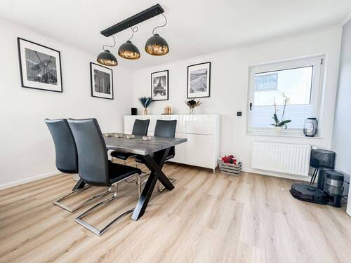 Wohn- und Esszimmer - 