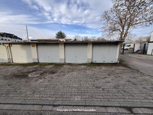 Garage/Stellplatz - 