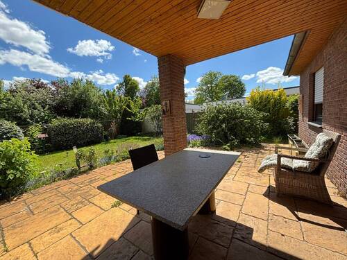 überdachte Terrasse.JPG - 4 Zimmer Einfamilienhaus in Weyhe
