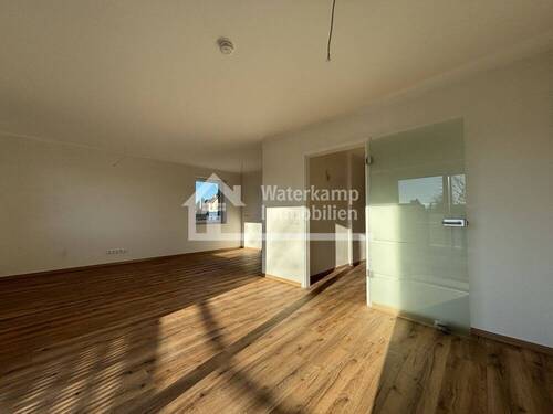 06 Wohnküche (unmöbliert) - 