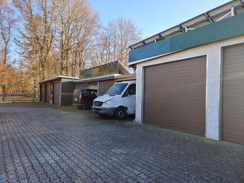 Bild 2 - 8 Zimmer Mehrfamilienhaus, Wohnhaus zum Kaufen in Neukirchen