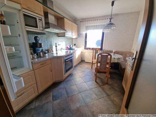 Küche mit Einbauküche - 