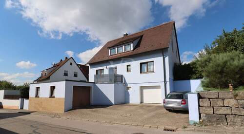 Einfahrt mit Gargen - 