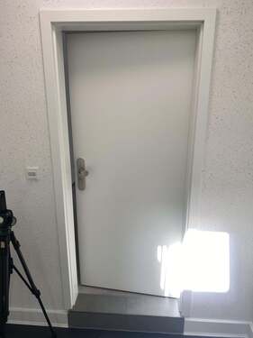 Wohnungseingang - 3 Zimmer Etagenwohnung zum Kaufen in Duisburg