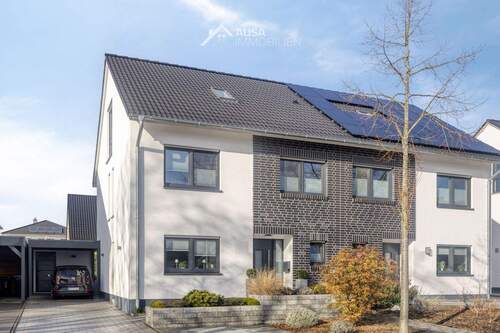 Hausansicht vorne - 5 Zimmer Reihenmittelhaus zum Kaufen in Ochtrup