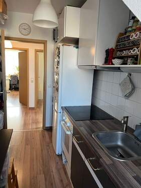 Küche Richtung Flur - Etagenwohnung mit 55,00 m² in Würzburg zur Miete