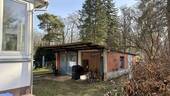 Garage im Garten hinter dem Haus - 