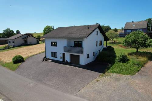 1.JPG - Raus aus der Stadt, rein ins Zuhause – Einfamilienhaus mit Komfort in ruhiger Eifellage