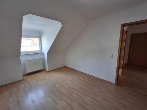 Zimmer 2 - Etagenwohnung mit 60,00 m² in Halle (Saale) zur Miete